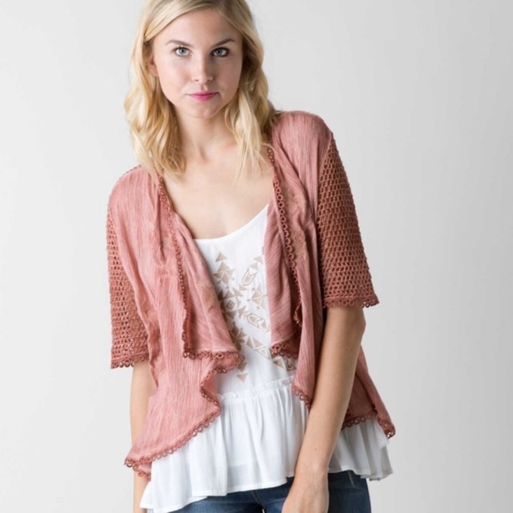 Gimmicks by BKE Pink Crochet Short Sleeve Cardigan